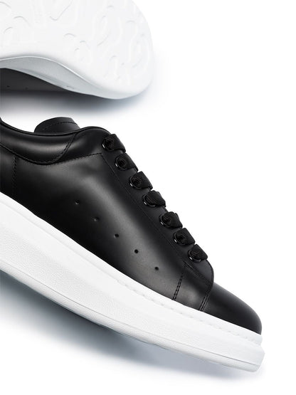 Alexander McQueen Oversized Color Negro/Blanco