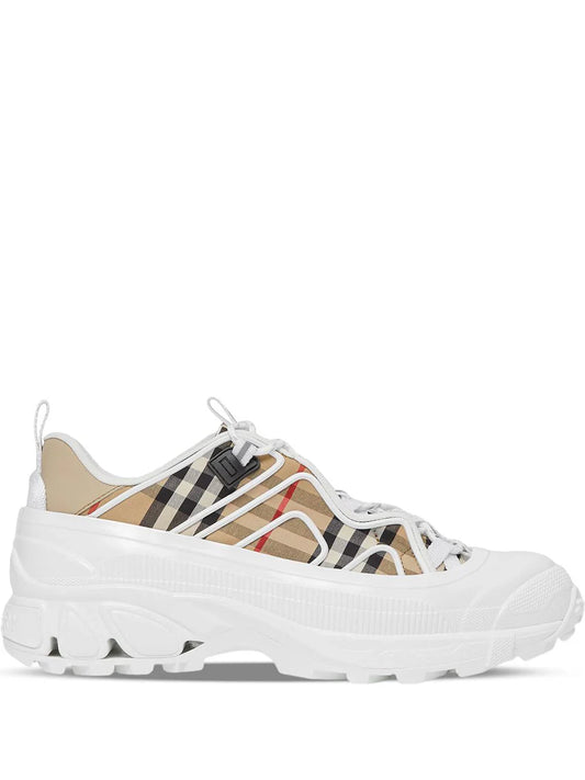 Burberry tenis Arthur Mujer