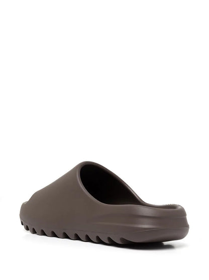 Yeezy Slide "Soot 2021"