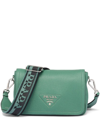 Prada bolsa de hombro con placa del logo